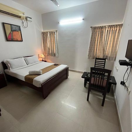 Hotel Avuraa Hospitality India à Chennai Extérieur photo