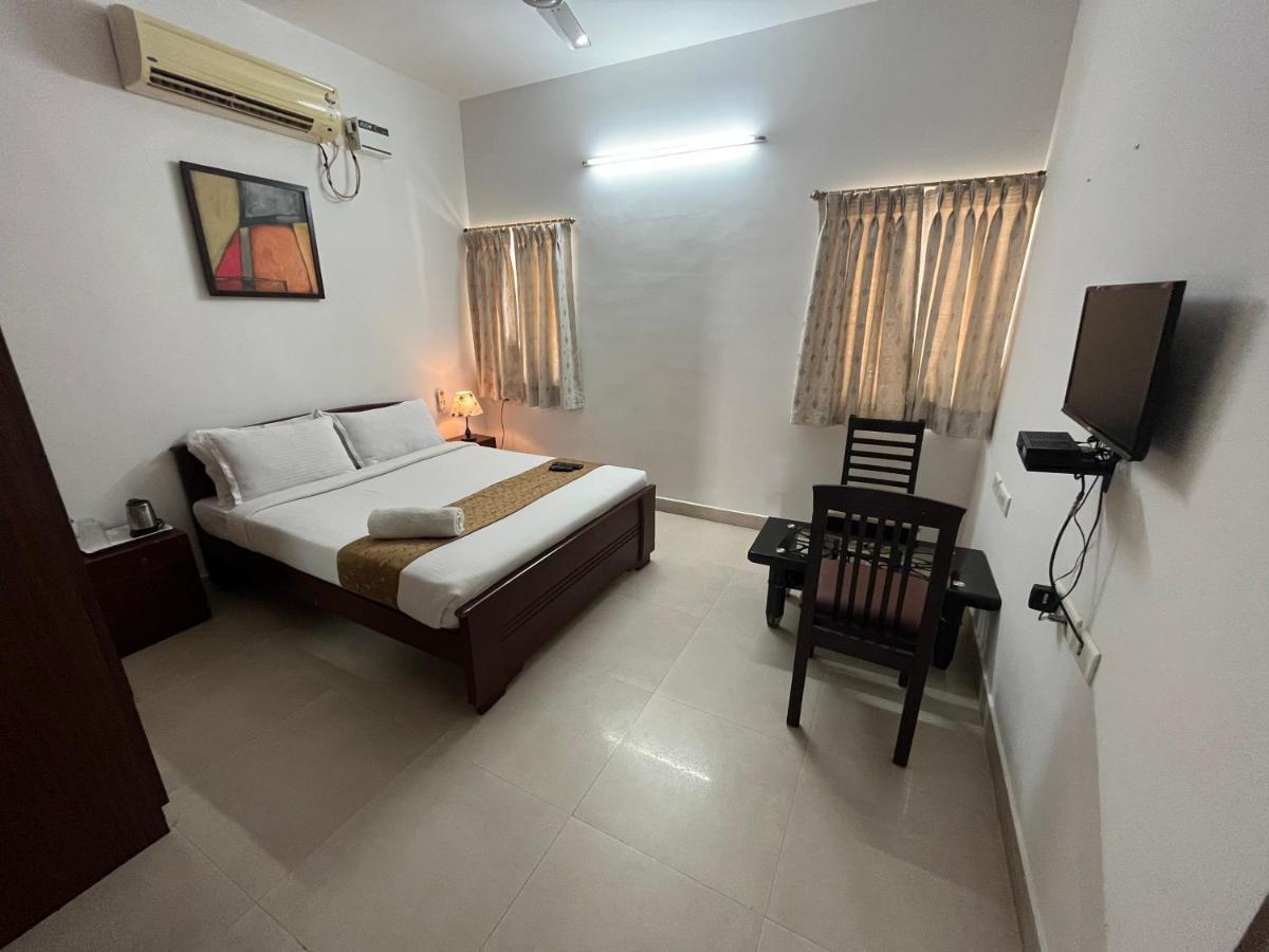 Hotel Avuraa Hospitality India à Chennai Extérieur photo