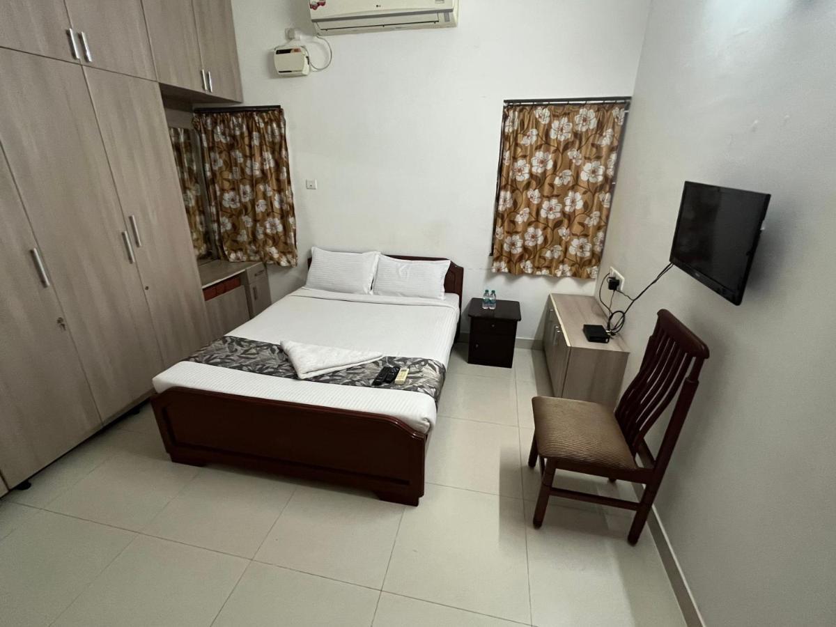 Hotel Avuraa Hospitality India à Chennai Extérieur photo